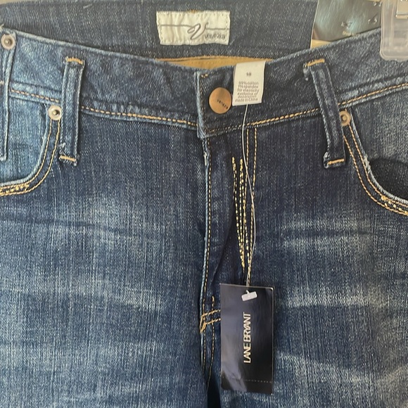 Denim Bermuda shorts, size 18 - Picture 2 of 6